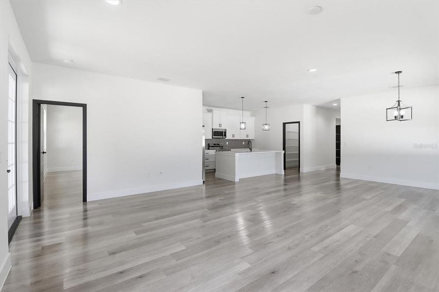 Spacious, unfurnished interior of a new home in , Ocala (Image 21).