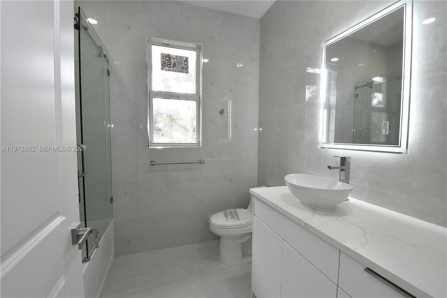 Furnished interior view inside a new home in , Lehigh Acres (Image 9).