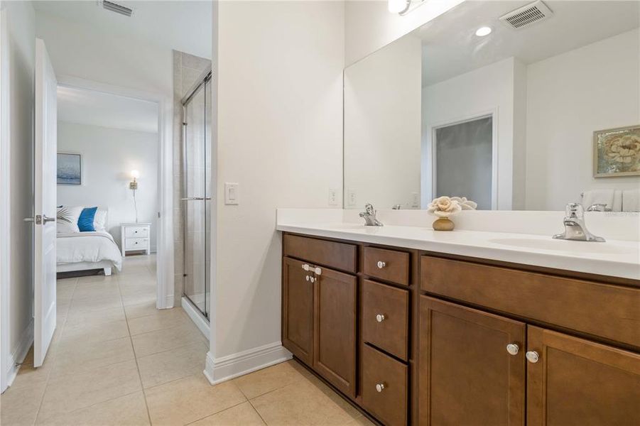 Furnished interior view inside a new home in , Sarasota (Image 13).