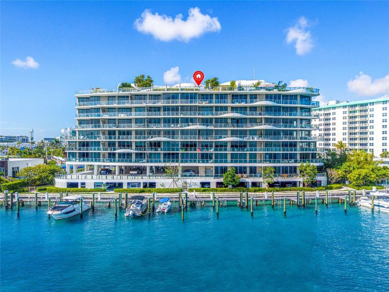 Condo located in Bay Harbor Islands, FL showcasing its design and architecture (Image 28).