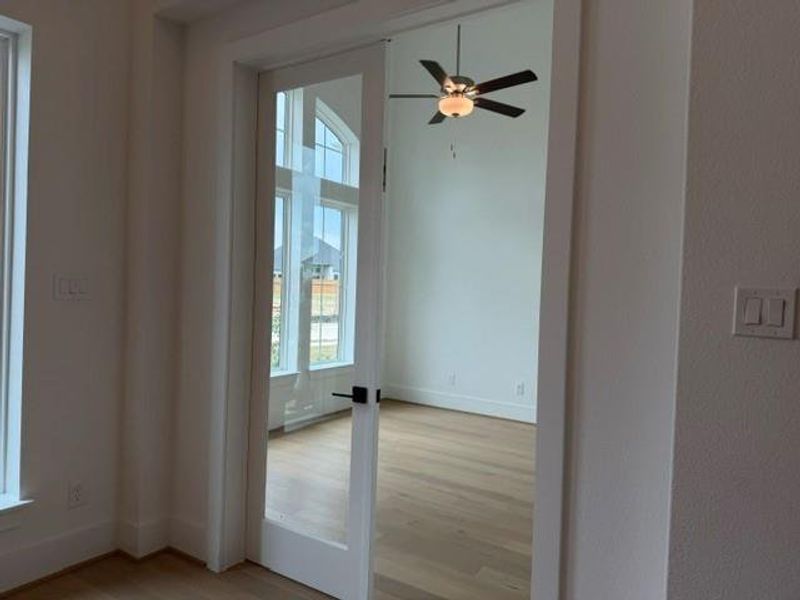 Spacious, unfurnished interior of a new home in Dunham Pointe, Cypress (Image 27). Spacious, unfurnished interior of a new home in Dunham Pointe, Cypress (Image 27).