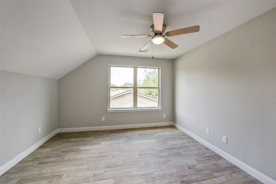 Spacious, unfurnished interior of a new home in , Richmond (Image 26).