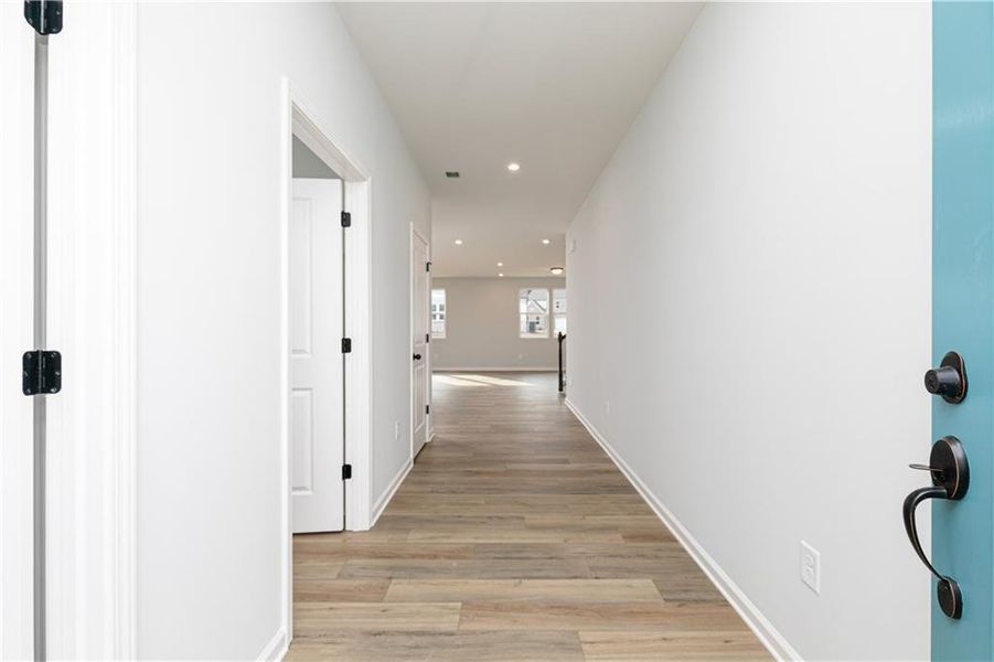 Spacious, unfurnished interior of a new home in Riverside Ridge, Lawrenceville (Image 24).