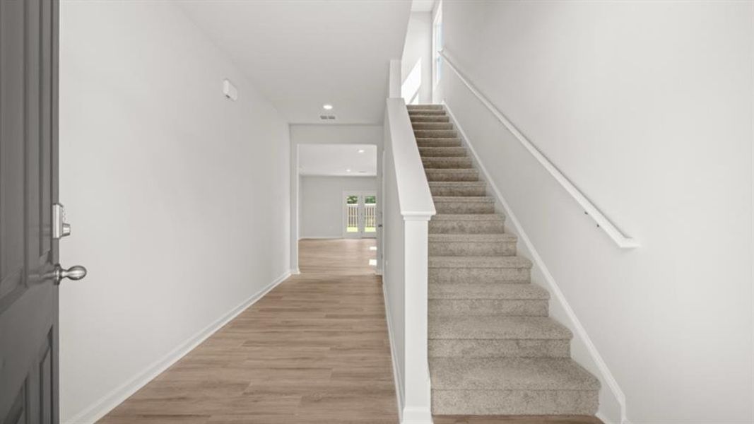 Spacious, unfurnished interior of a new home in Oconee Overlook, Gainesville (Image 36).