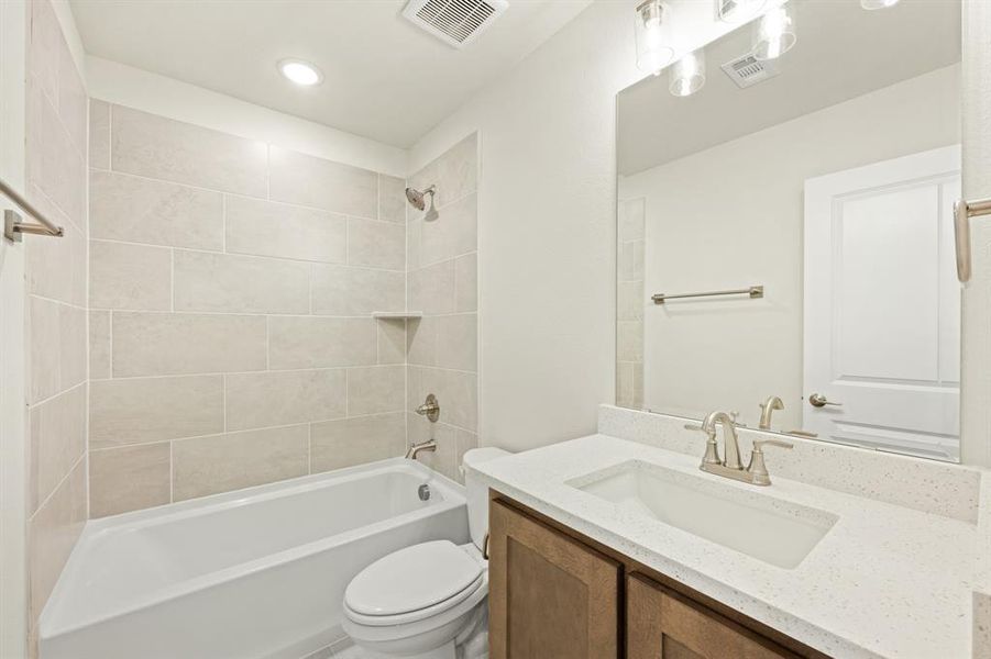 Furnished interior view inside a new home in Arcadia Trails Classic 60, Balch Springs (Image 6). Furnished interior view inside a new home in Arcadia Trails Classic 60, Balch Springs (Image 6).