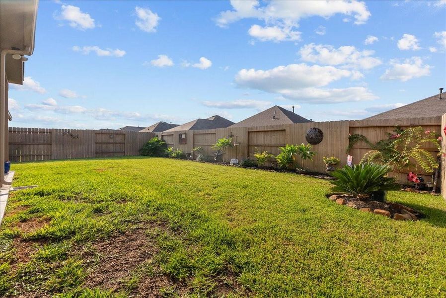 Front exterior of a new home in , Alvin, TX, highlighting curb appeal (Image 23). Front exterior of a new home in , Alvin, TX, highlighting curb appeal (Image 23).
