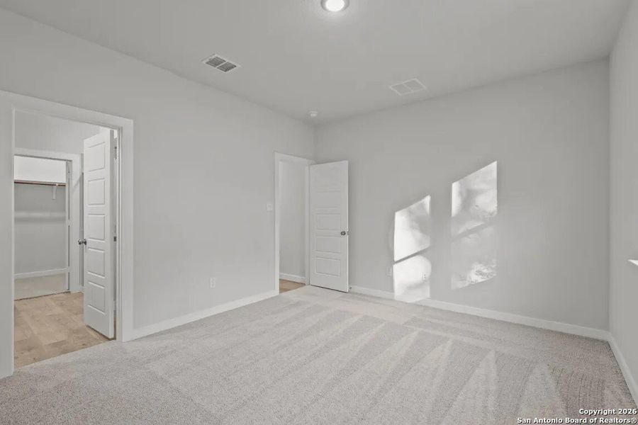 Spacious, unfurnished interior of a new home in Summerlin, San Antonio (Image 16).
