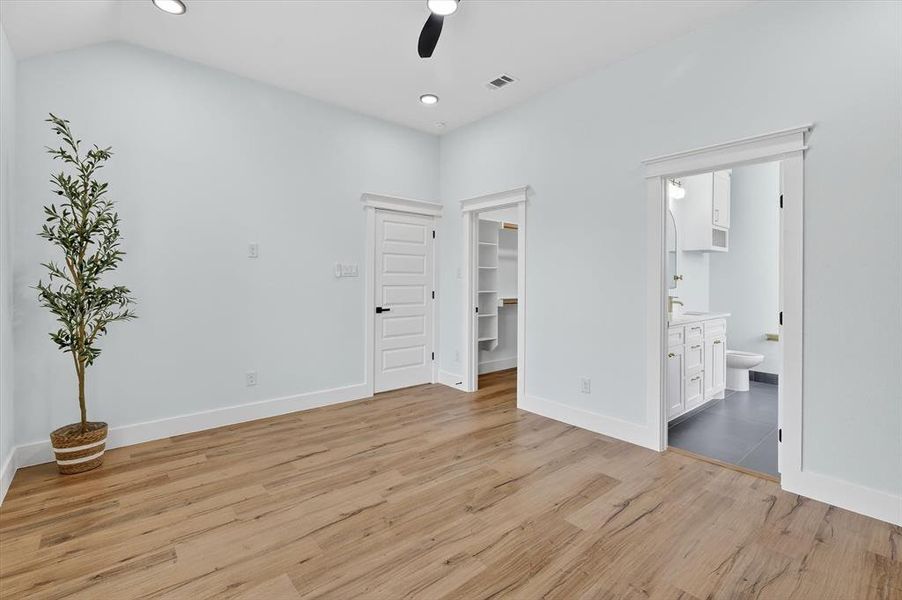 Spacious, unfurnished interior of a new home in , Haltom City (Image 32).