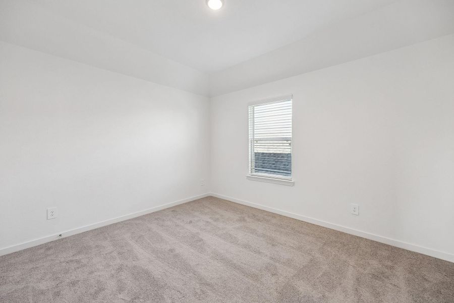 Spacious, unfurnished interior of a new home in Montgomery Bend, Montgomery (Image 11).