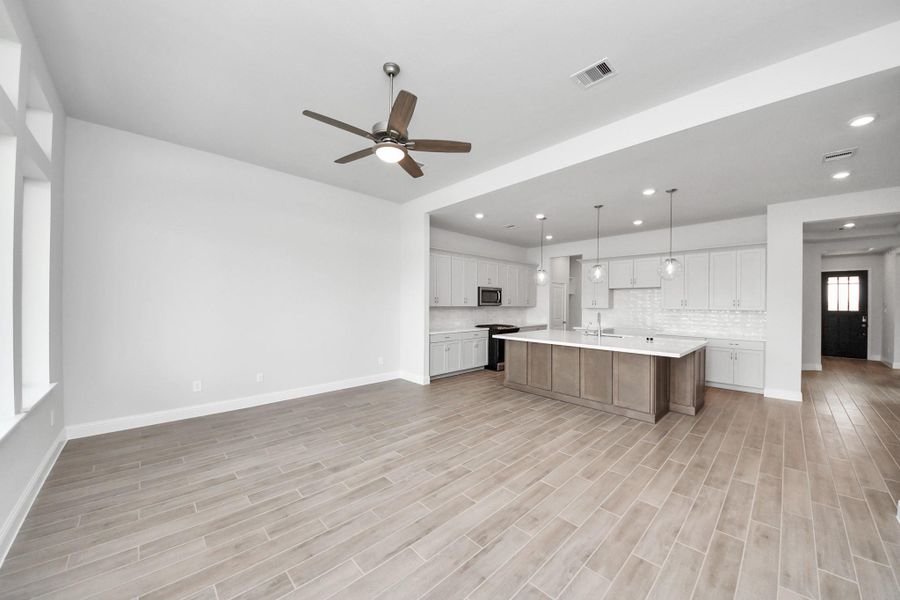 Spacious, unfurnished interior of a new home in Bridgeland: Signature Collection, Cypress (Image 12).