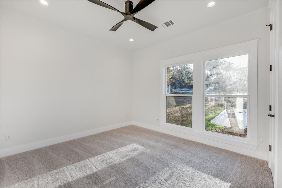 Spacious, unfurnished interior of a new home in , Buchanan Dam (Image 30).