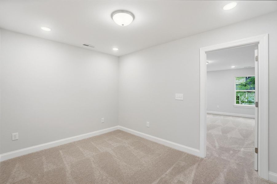 Spacious, unfurnished interior of a new home in Harrisburg Village Townhomes, Harrisburg (Image 13).