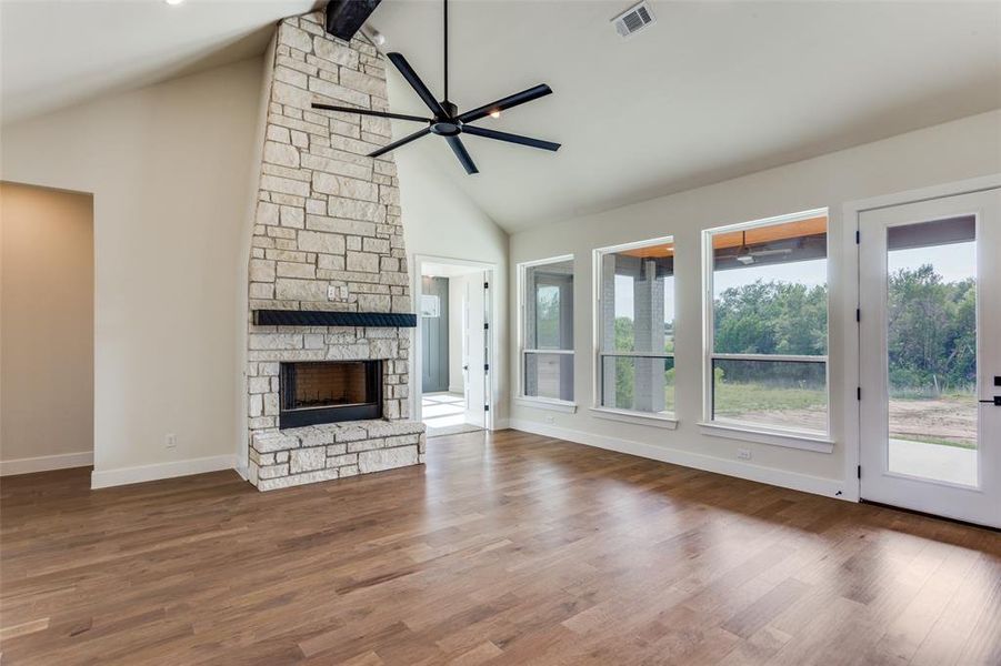 Spacious, unfurnished interior of a new home in Woodland Lakes, Weatherford (Image 29). Spacious, unfurnished interior of a new home in Woodland Lakes, Weatherford (Image 29).