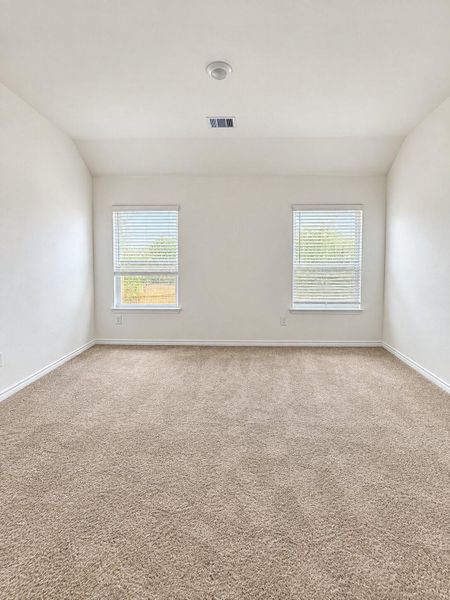 Spacious, unfurnished interior of a new home in , Dayton (Image 8).