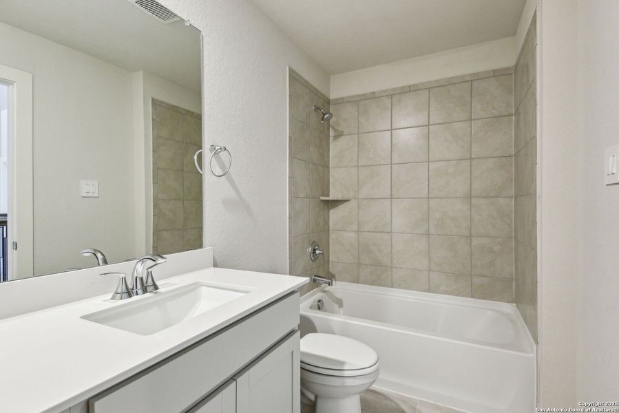 Furnished interior view inside a new home in Thomas Pond, San Antonio (Image 13).