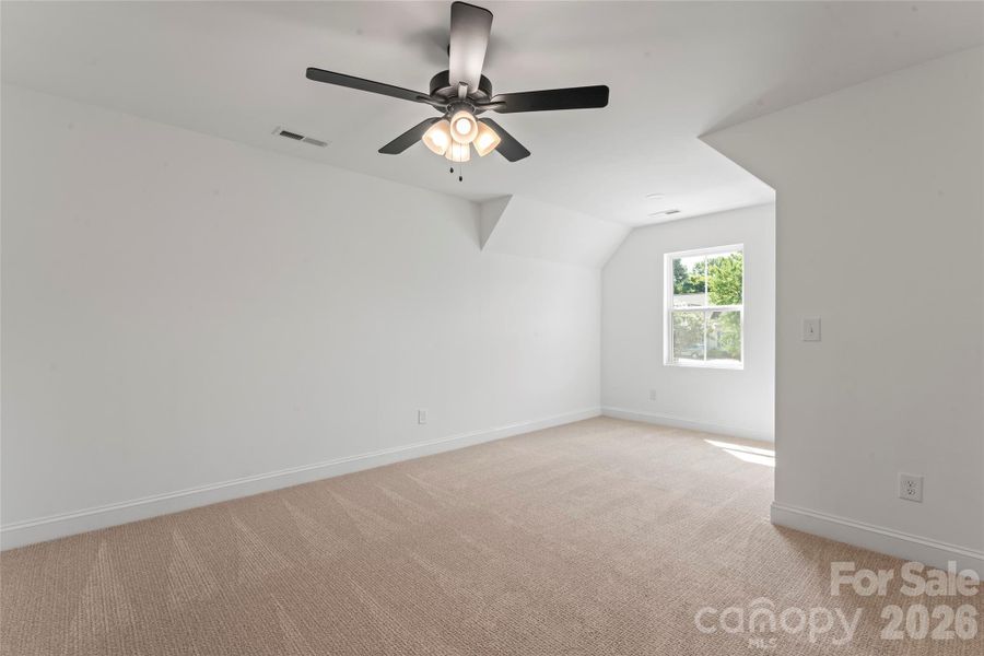 Spacious, unfurnished interior of a new home in , Harrisburg (Image 24).