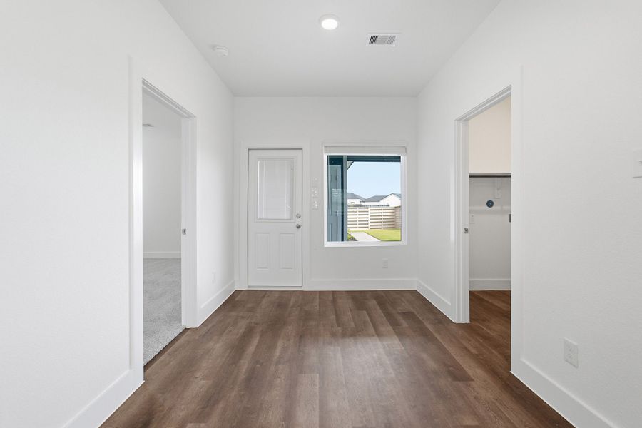 Spacious, unfurnished interior of a new home in Austin Point, Richmond (Image 45).