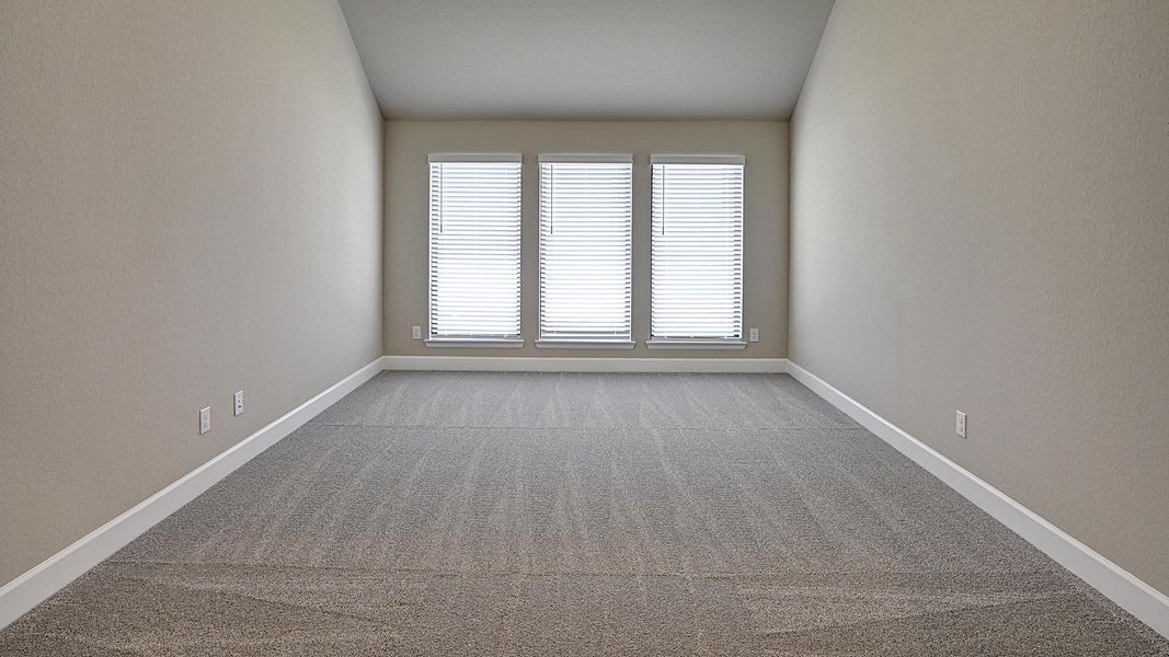 Spacious, unfurnished interior of a new home in Esperanza 80', Boerne (Image 21).