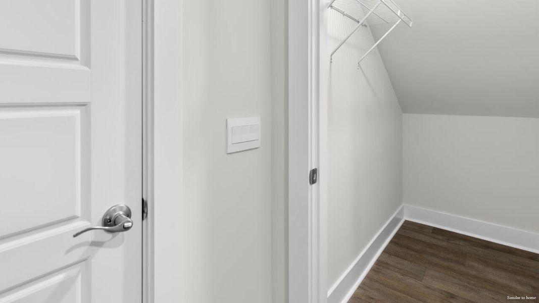 Spacious, unfurnished interior of a new home in Vineyard Trail, Jacksonville (Image 17).