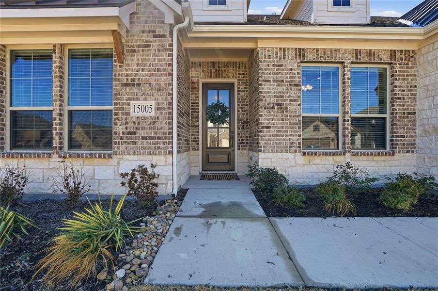 Exterior details and patio area of a home in Morningstar, Aledo (Image 4).