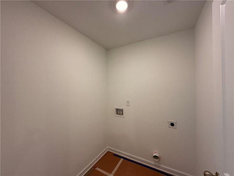 Spacious, unfurnished interior of a new home in Leydenview, Mableton (Image 19).