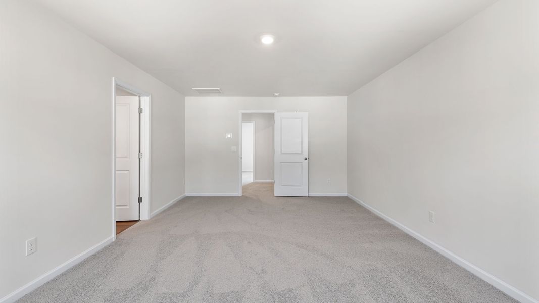 Spacious, unfurnished interior of a new home in Cedar Gap, Fountain Inn (Image 30).