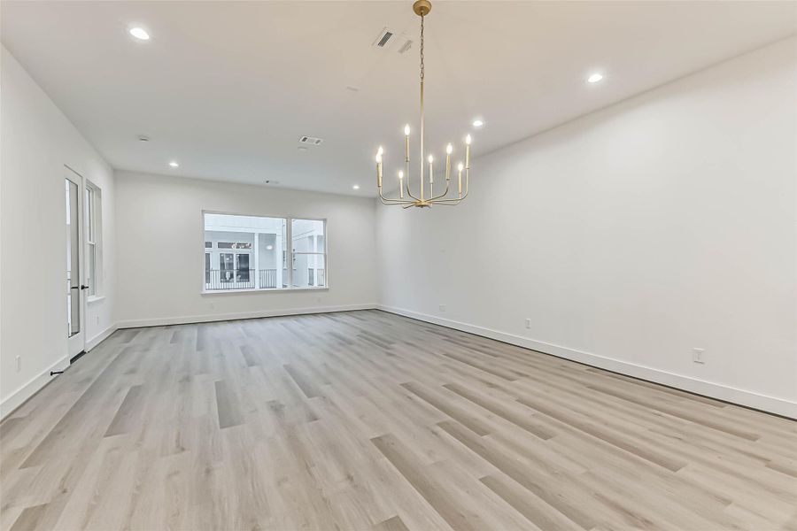 Spacious, unfurnished interior of a new home in , Houston (Image 21).
