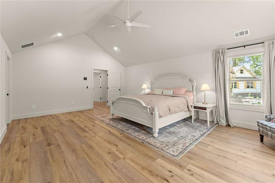 Furnished interior view inside a new home in , Jefferson (Image 28).