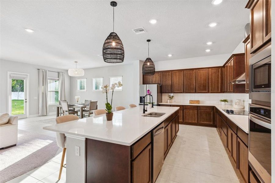 Furnished interior view inside a new home in Copeland Creek, Odessa (Image 39). Furnished interior view inside a new home in Copeland Creek, Odessa (Image 39).