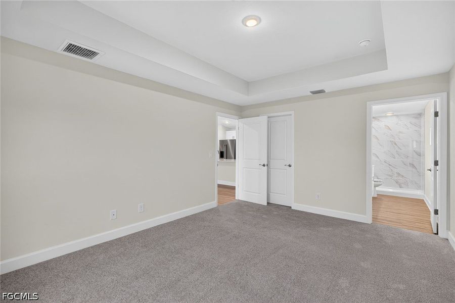 Spacious, unfurnished interior of a new home in Cape Coral, Cape Coral (Image 25).