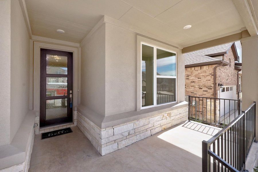 Exterior details and patio area of a home in University Heights, Round Rock (Image 3).
