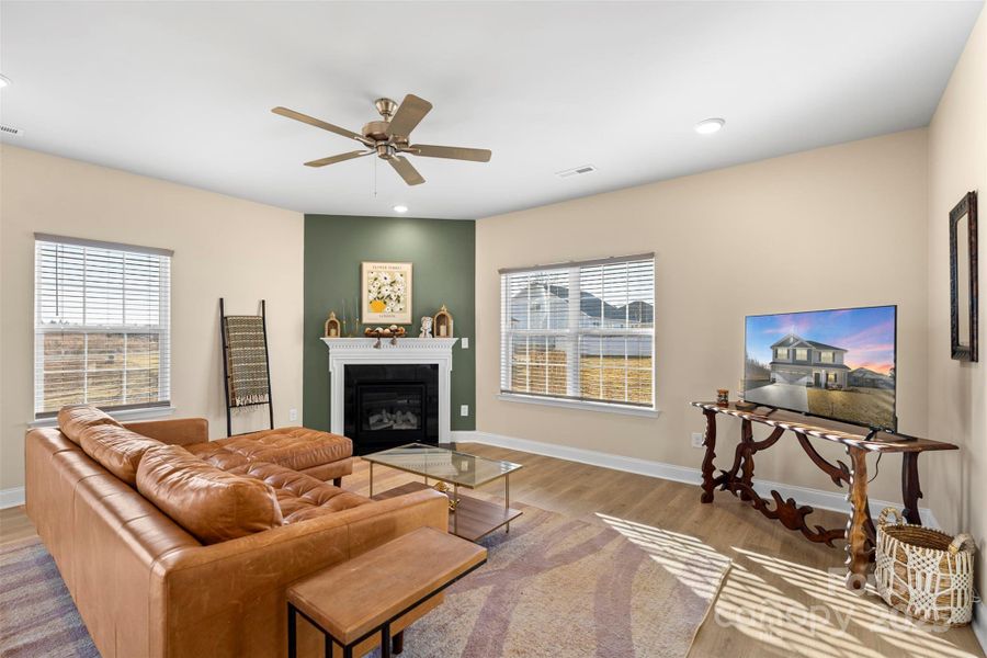 Image 29 of a home in .