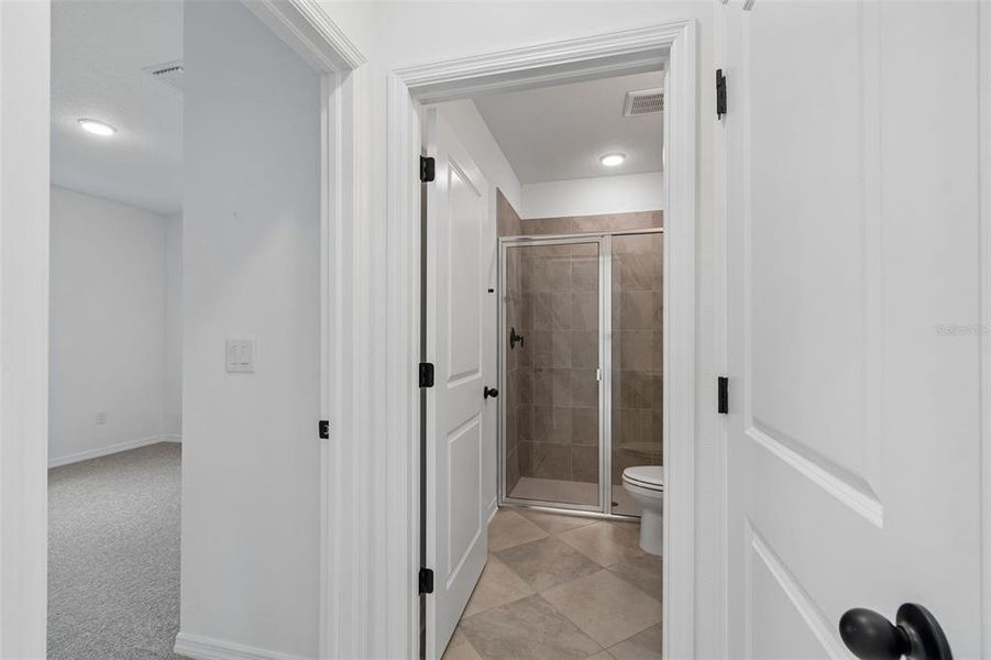 Spacious, unfurnished interior of a new home in Avalon West, Spring Hill (Image 26).