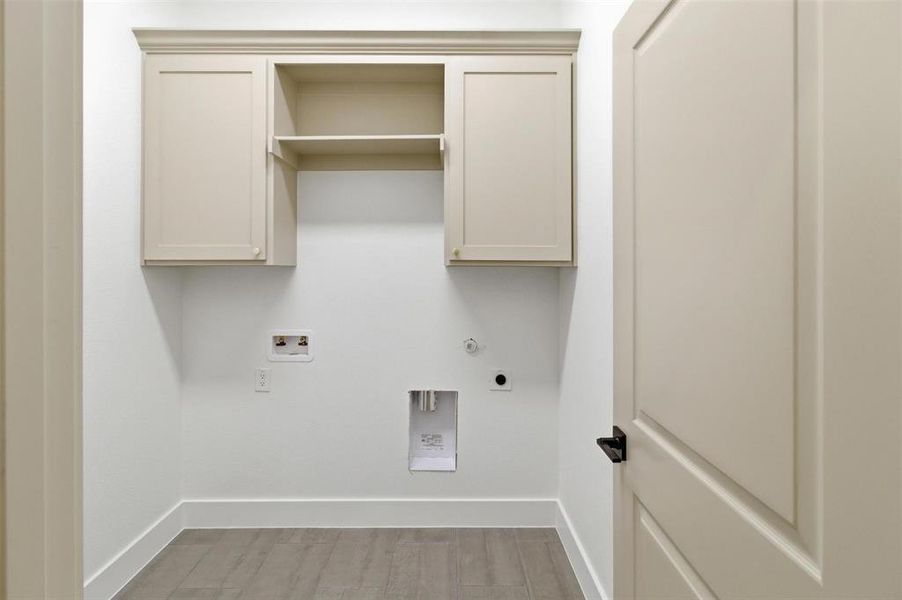Spacious, unfurnished interior of a new home in , River Oaks (Image 15).