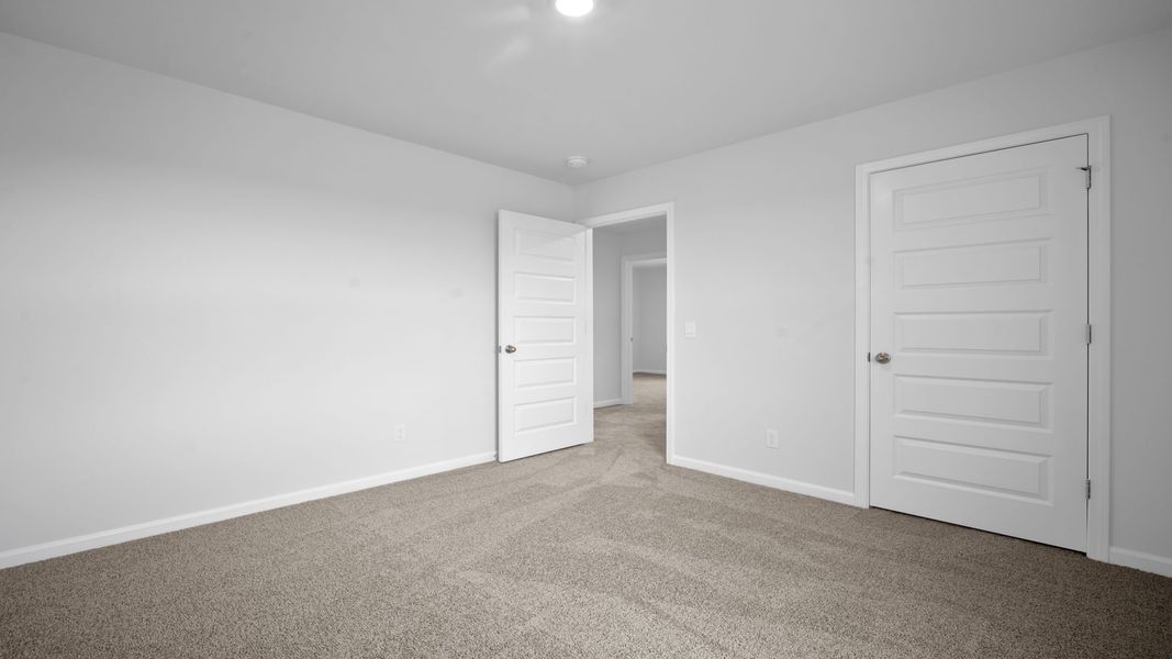 Spacious, unfurnished interior of a new home in Holly Oaks, Statesboro (Image 39).