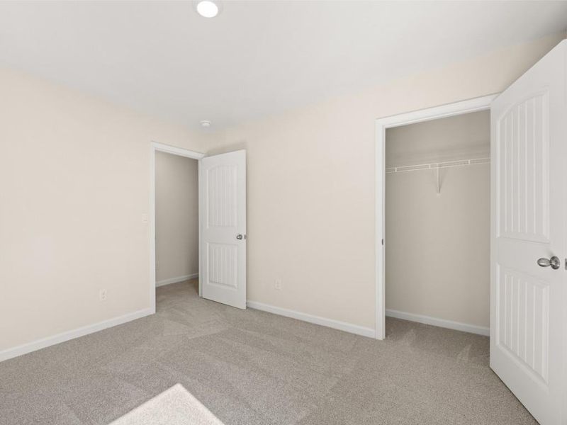 Spacious, unfurnished interior of a new home in Oaks at Cedar Grove, Fairburn (Image 19).
