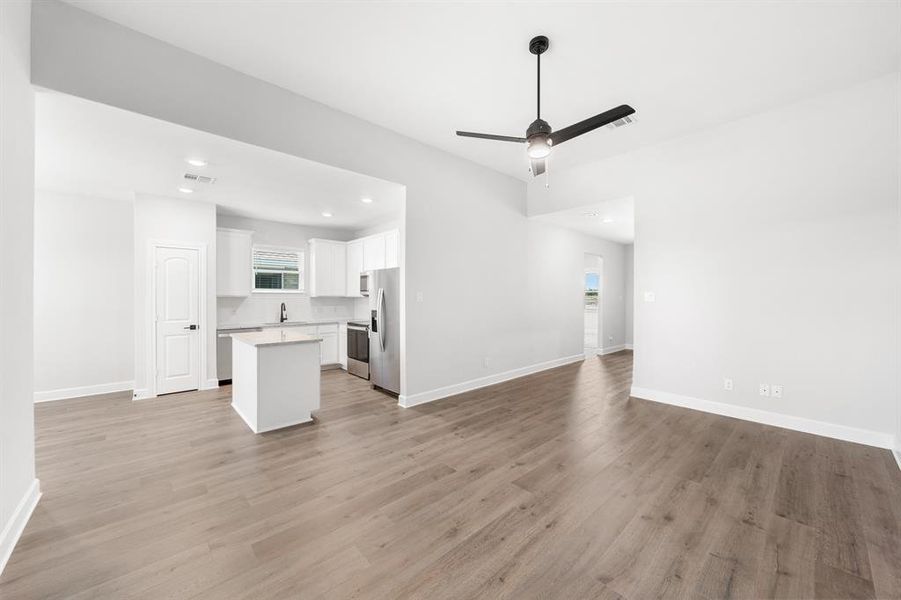 Spacious, unfurnished interior of a new home in Southaven, Hutchins (Image 5).