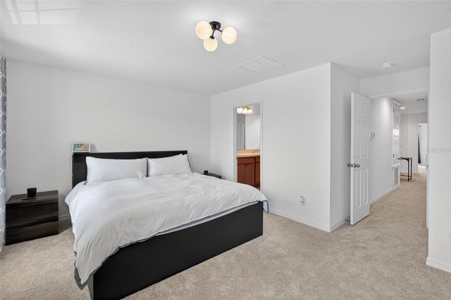 Furnished interior view inside a new home in , Kissimmee (Image 6).