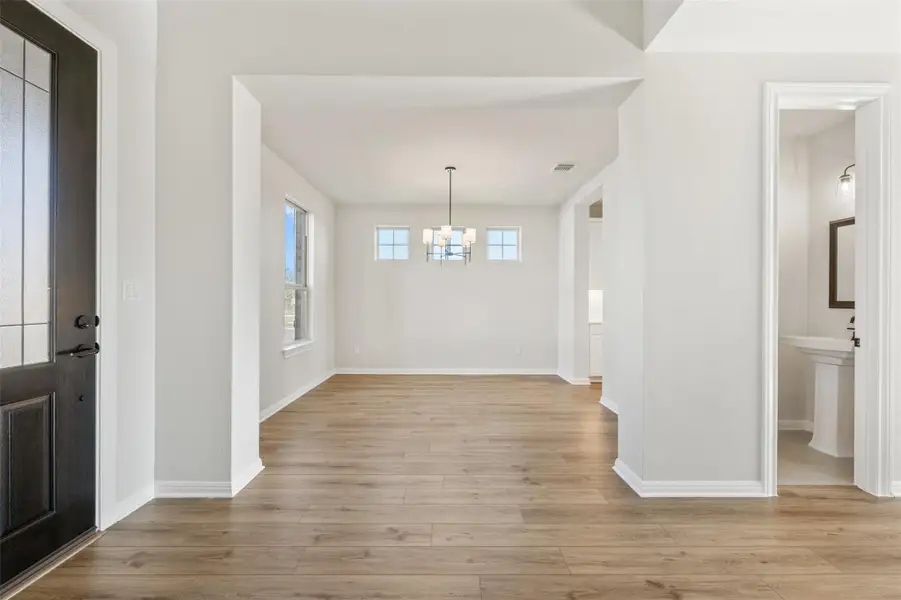 Representative images and renderings are for illustrative purposes. Actual structural options and design finishes of home may vary.
