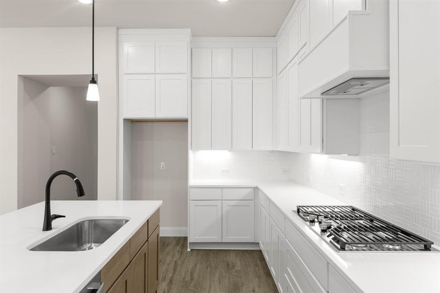 11_12. 1617 Yorkie - Kitchen (3)