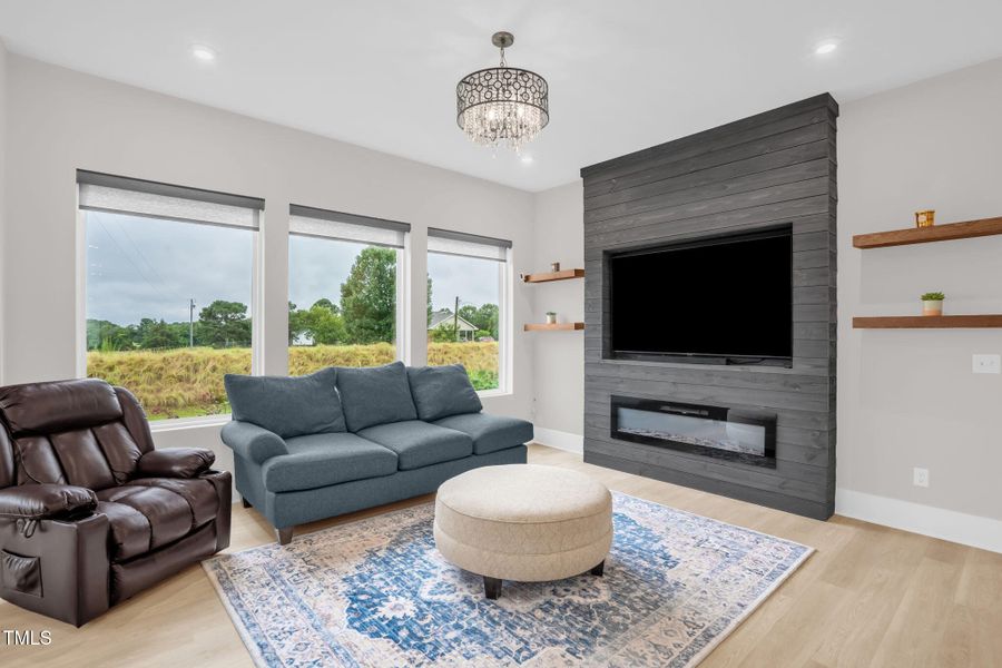 18-web-or-mls-4421 Bridle Run Dr-18