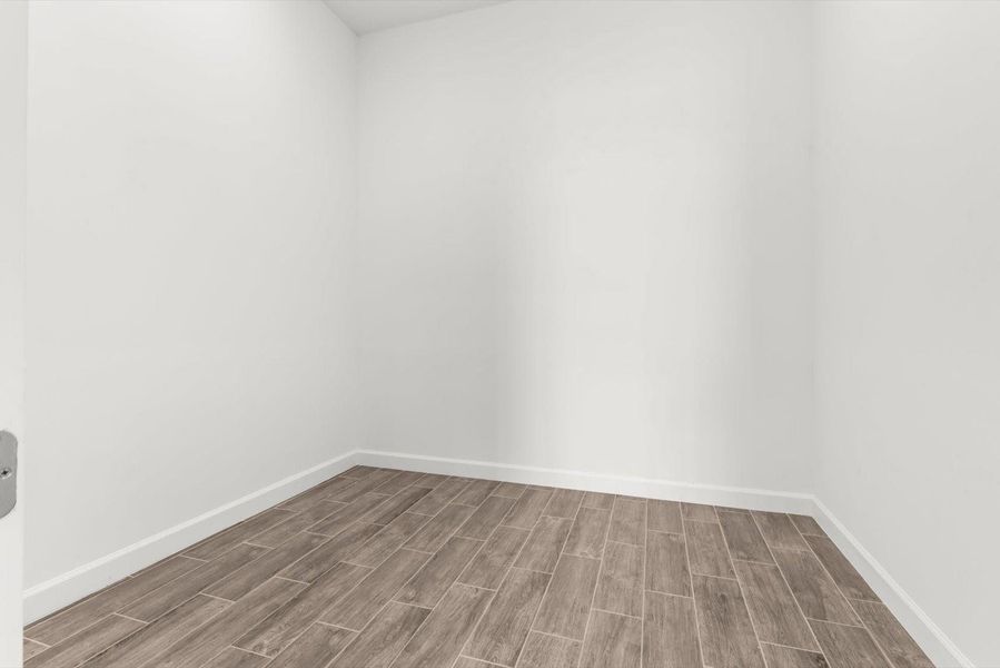 Spacious, unfurnished interior of a new home in Tesoro Club, Port St. Lucie (Image 22).