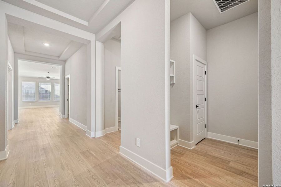 Spacious, unfurnished interior of a new home in Estancia Ranch - Classic Series, San Antonio (Image 26).