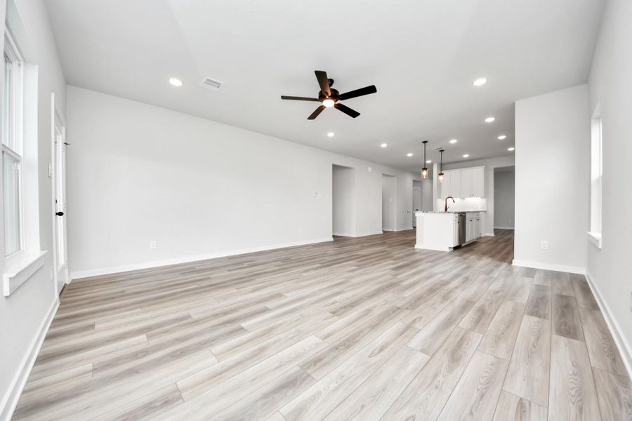 Spacious, unfurnished interior of a new home in Sundance Cove, Crosby (Image 19).