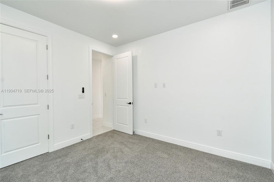 Spacious, unfurnished interior of a new home in , Lehigh Acres (Image 51).