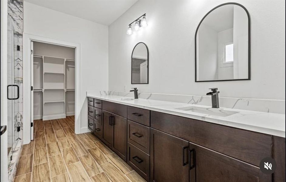 Furnished interior view inside a new home in , Fort Worth (Image 6).
