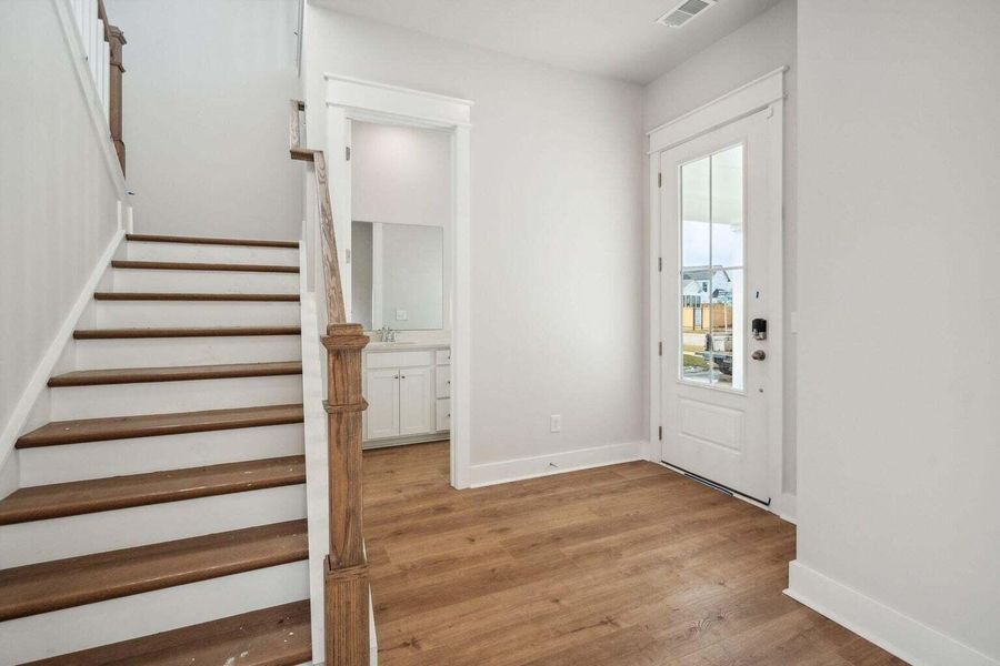 Spacious, unfurnished interior of a new home in Carnes Crossroads, Summerville (Image 8).