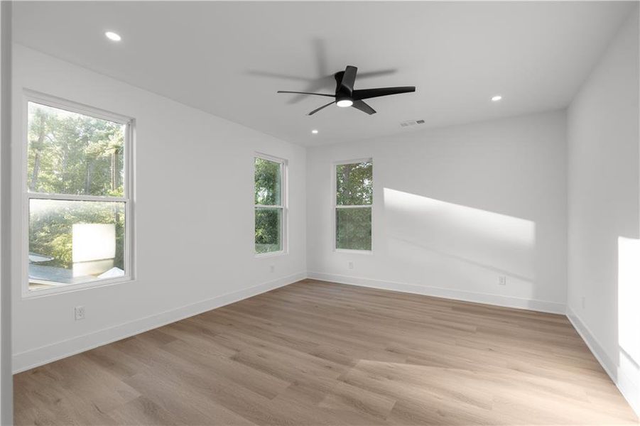 Spacious, unfurnished interior of a new home in , Atlanta (Image 77).