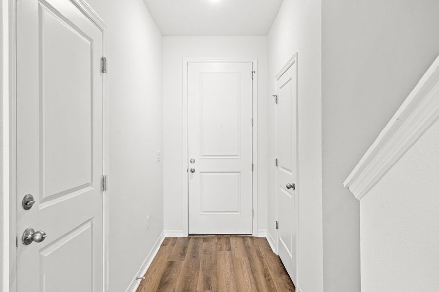 Spacious, unfurnished interior of a new home in Shenandoah Reserve, Orlando (Image 14).