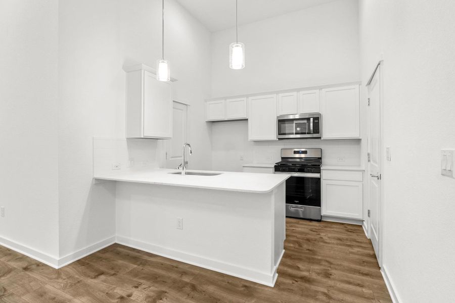 Furnished interior view inside a new home in , Buda (Image 8).